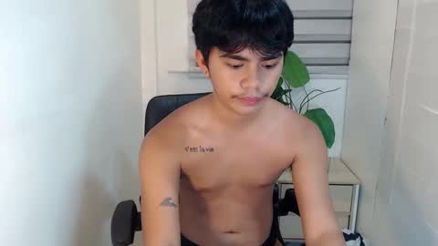 Snapshot of handsome_vanana chatting on February 19, 2025, 2:44 pm handsome_vanana online show from February 19, 2025, 2:44 pm