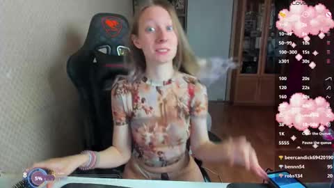 Mila online show from October 11, 2025, 9:19 am