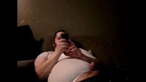 Handsomedaddy198923 online show from March 24, 2026, 7:24 am