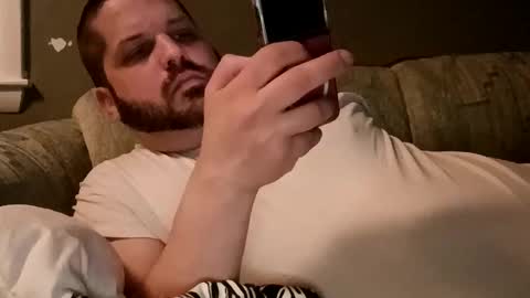 Handsomedaddy198923 online show from April 16, 2026, 6:47 am