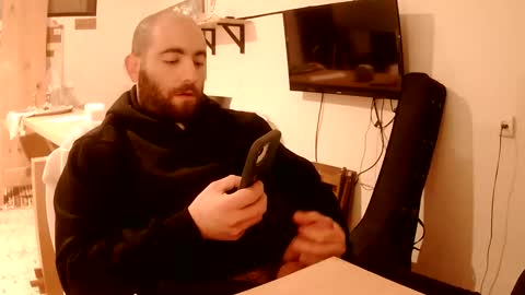 Snapshot of handyboy991 chatting on December 2, 2025, 8:37 pm handyboy991 online show from December 2, 2025, 8:37 pm