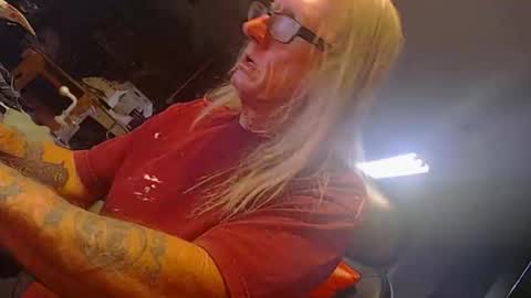 handystud33 online show from April 4, 2026, 8:56 am