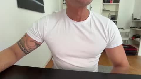 Snapshot of hankmoody6 chatting on September 17, 2025, 9:33 am hanky online show from September 17, 2025, 9:33 am