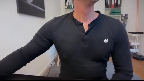 Snapshot of hankmoody6 chatting on October 15, 2025, 12:38 pm hanky online show from October 15, 2025, 12:38 pm