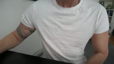 hanky online show from April 1, 2026, 9:54 am