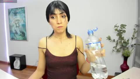 Sara online show from May 11, 2026, 8:50 pm
