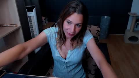 hanna_ha online show from June 15, 2026, 6:54 pm