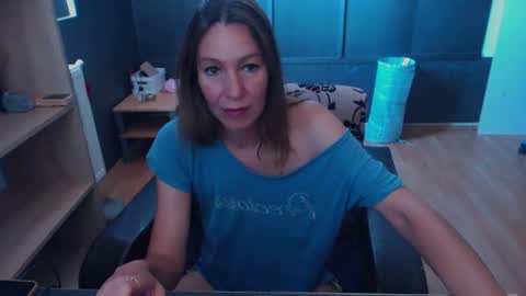 hanna_ha online show from July 14, 2026, 7:13 am