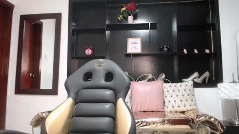 Snapshot of hanna_lamber chatting on January 21, 2025, 11:02 pm hanna_lamber online show from January 21, 2025, 11:02 pm