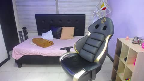 Snapshot of hanna_lamber chatting on January 23, 2025, 2:33 am hanna_lamber online show from January 23, 2025, 2:33 am