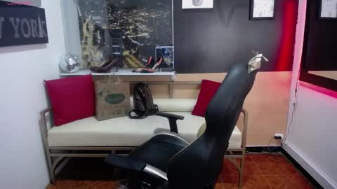 Snapshot of hanna_lamber chatting on March 4, 2025, 2:17 am hanna_lamber online show from March 4, 2025, 2:17 am