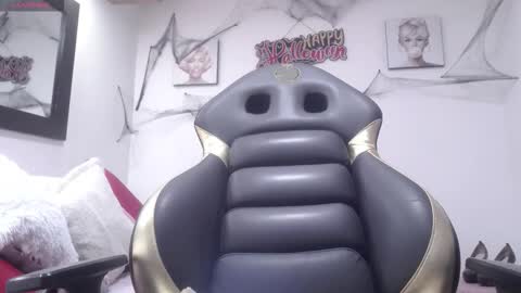 Snapshot of hanna_lamber chatting on October 29, 2025, 11:23 am hanna_lamber online show from October 29, 2025, 11:23 am