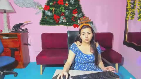 Snapshot of hanna_mature01 chatting on December 16, 2025, 12:48 am Hanna online show from December 16, 2025, 12:48 am