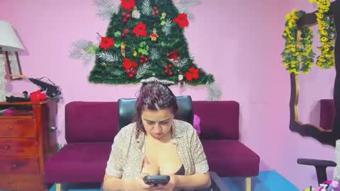 Snapshot of hanna_mature01 chatting on January 10, 2026, 1:40 am Hanna online show from January 10, 2026, 1:40 am