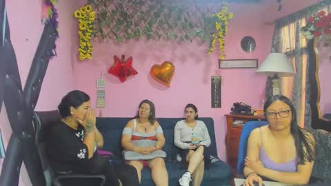 Snapshot of hanna_mature01 chatting on March 25, 2026, 12:00 pm Hanna online show from March 25, 2026, 12:00 pm