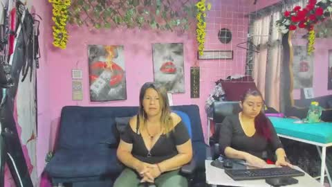 Snapshot of hanna_mature01 chatting on May 30, 2026, 12:24 pm Hanna online show from May 30, 2026, 12:24 pm