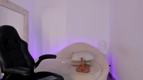 Snapshot of hanna_moonlight_ chatting on March 4, 2025, 1:45 am Hanna online show from March 4, 2025, 1:45 am