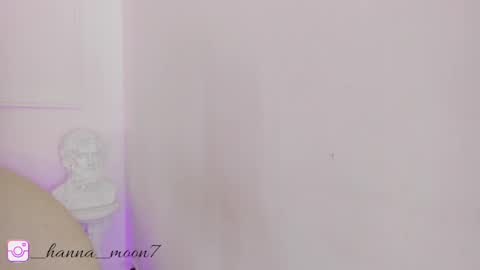 Snapshot of hanna_moonlight_ chatting on March 6, 2025, 11:42 pm Hanna online show from March 6, 2025, 11:42 pm