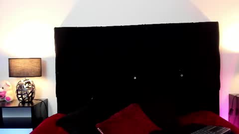 hanna_vell11 online show from July 28, 2026, 2:18 am