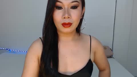 Hannah online show from March 12, 2025, 5:02 am