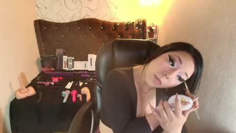 Hanna online show from July 26, 2026, 1:51 pm