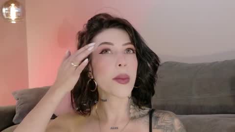 Hannah  online show from April 5, 2026, 3:04 am