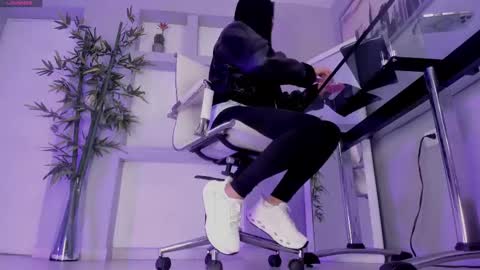 Snapshot of hannah_hcb chatting on September 17, 2025, 9:55 am HANNAH HOWELL online show from September 17, 2025, 9:55 am