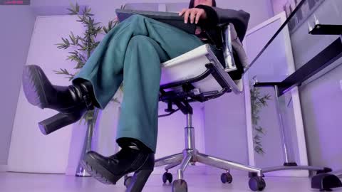 Snapshot of hannah_hcb chatting on September 25, 2025, 9:35 am HANNAH HOWELL online show from September 25, 2025, 9:35 am