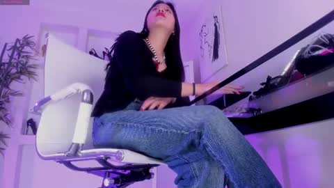 Snapshot of hannah_hcb chatting on July 1, 2026, 9:33 am HANNAH HOWELL online show from July 1, 2026, 9:33 am