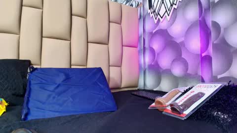 hannah_teehn online show from September 27, 2025, 7:08 pm