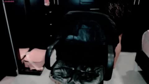 hannah_v online show from November 17, 2025, 1:44 am