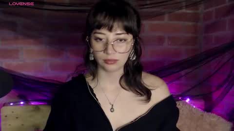 Hannah online show from December 18, 2025, 2:17 am