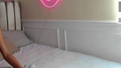 Hannah online show from April 8, 2026, 7:03 pm