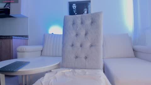 Hannah  online show from January 14, 2025, 2:53 pm