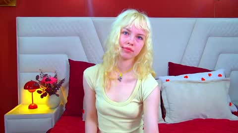 Snapshot of hannahhollis chatting on June 2, 2026, 6:15 am Hannah online show from June 2, 2026, 6:15 am