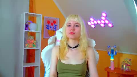 Snapshot of hannahhollis chatting on June 5, 2026, 6:31 am Hannah online show from June 5, 2026, 6:31 am