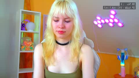 Snapshot of hannahhollis chatting on June 10, 2026, 6:23 am Hannah online show from June 10, 2026, 6:23 am