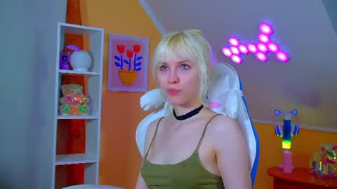 Snapshot of hannahhollis chatting on June 10, 2026, 6:29 pm Hannah online show from June 10, 2026, 6:29 pm