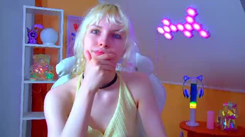 Snapshot of hannahhollis chatting on June 14, 2026, 6:21 pm Hannah online show from June 14, 2026, 6:21 pm