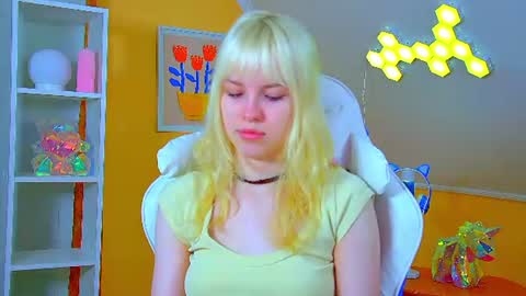 Snapshot of hannahhollis chatting on July 12, 2026, 6:15 am Hannah online show from July 12, 2026, 6:15 am