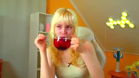 Snapshot of hannahhollis chatting on July 21, 2026, 6:27 am Hannah online show from July 21, 2026, 6:27 am