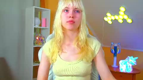 Snapshot of hannahhollis chatting on August 4, 2026, 5:54 am Hannah online show from August 4, 2026, 5:54 am