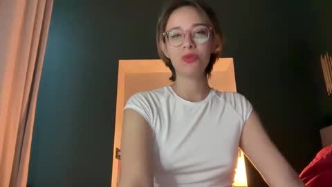 hannahinto online show from March 18, 2026, 4:15 am