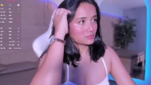 hannahmonttgomery  Help me reach 100 Hands up online show from March 9, 2026, 4:33 pm