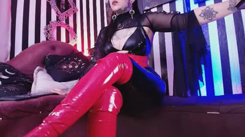 FOLLOW ME INTA MOONXMAFE online show from November 23, 2025, 9:36 pm