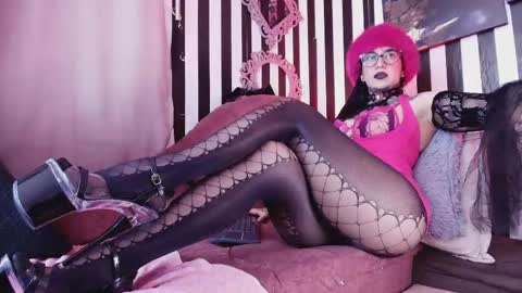 Snapshot of hannalicious4u chatting on May 7, 2026, 11:10 pm FOLLOW ME INTA MOONXMAFE online show from May 7, 2026, 11:10 pm