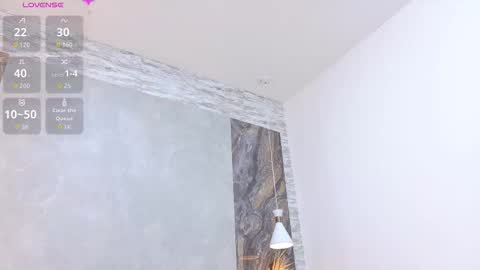 hannaprada1 online show from December 18, 2025, 11:38 am