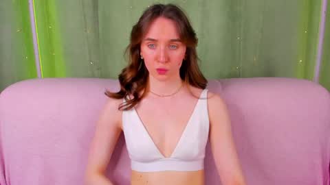 Hannavanilla online show from April 16, 2026, 8:37 am