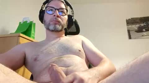Snapshot of hannisch chatting on April 12, 2026, 10:04 pm hannisch online show from April 12, 2026, 10:04 pm