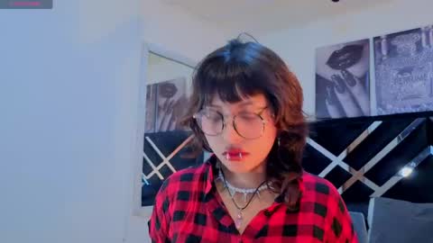hannita_01 online show from June 5, 2026, 12:11 pm